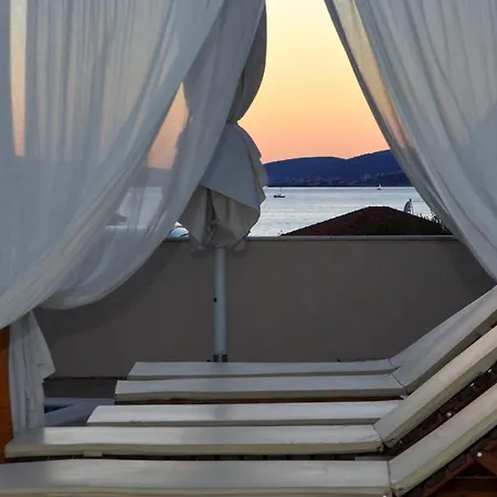 Blue Apartment, Okrug Gornji - *