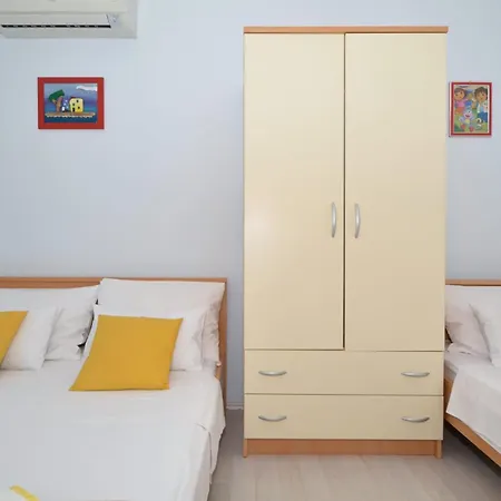 Blue Apartment, Okrug Gornji - *