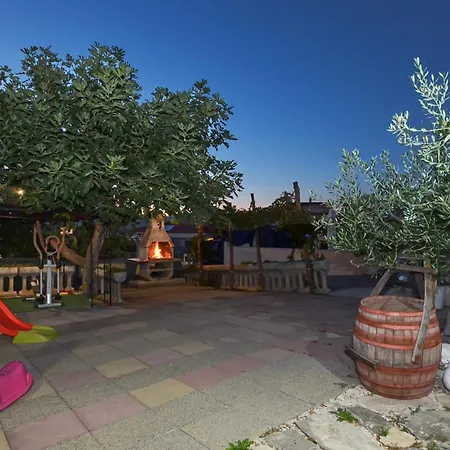 Blue Apartment, Okrug Gornji - Τρογκίρ