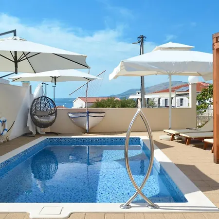 Blue Apartment, Okrug Gornji - * トロギール