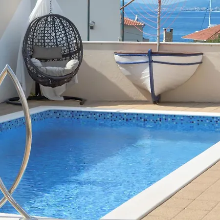 Blue Apartment, Okrug Gornji - *