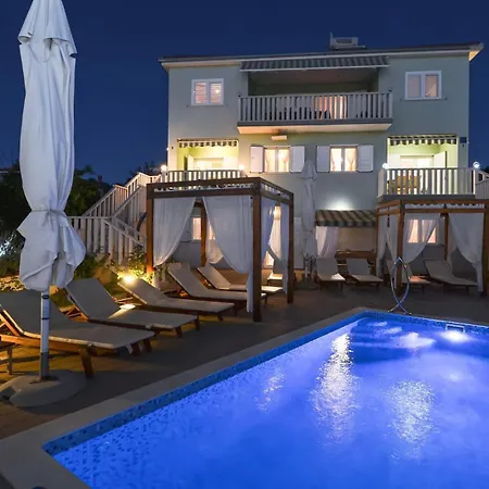 Blue Apartment, Okrug Gornji - Τρογκίρ