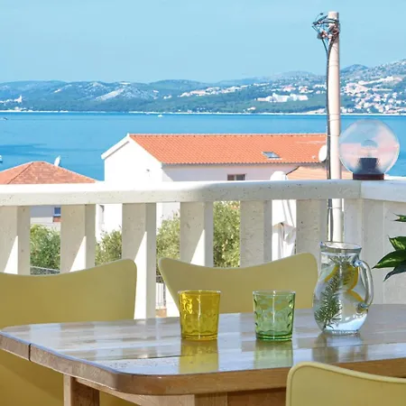 Blue Apartment, Okrug Gornji - * トロギール