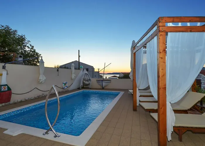 Blue Apartment, Okrug Gornji -