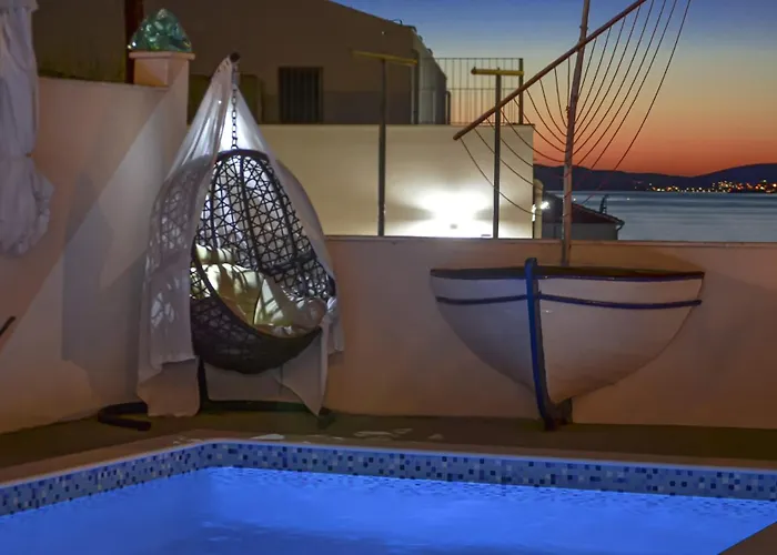 Blue Apartment, Okrug Gornji - *