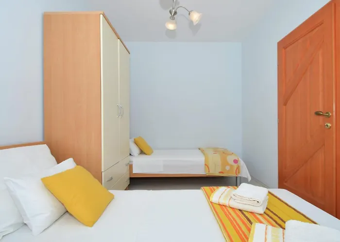 Blue Apartment, Okrug Gornji - *